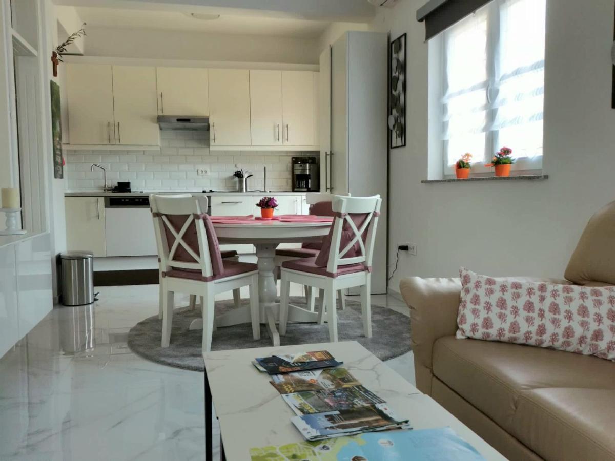 Apartment Grazia Pula Eksteriør billede